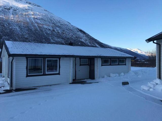 Vinter ved Polar Hotel Oteren