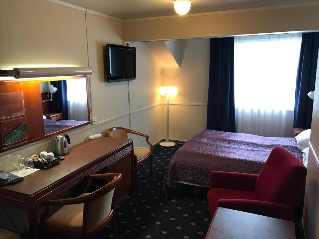 Dobbeltrom med skrivebord